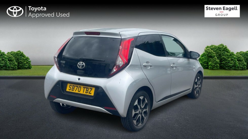 Toyota Aygo 1.0 Vvt-i X-trend Euro 6 Safety Sense Silver #2