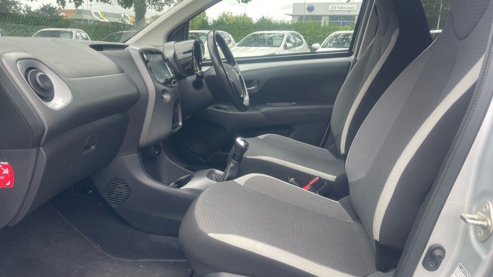 Toyota Aygo 1.0 Vvt-i X-trend Euro 6 Safety Sense Silver #5