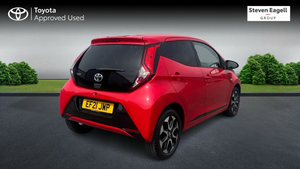 Toyota Aygo 1.0 Vvt-i X-trend X-shift Euro 6 Safety Sense Red #2