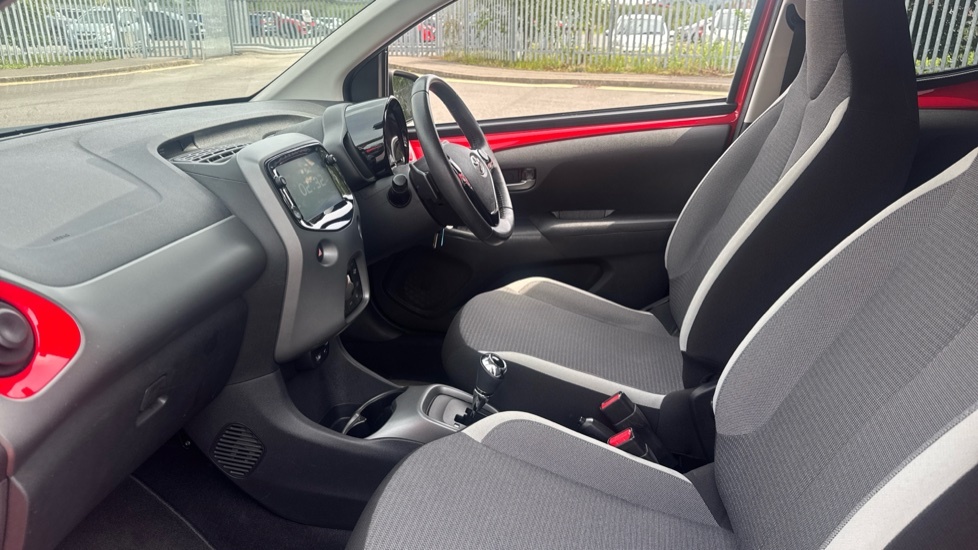Toyota Aygo 1.0 Vvt-i X-trend X-shift Euro 6 Safety Sense Red #5