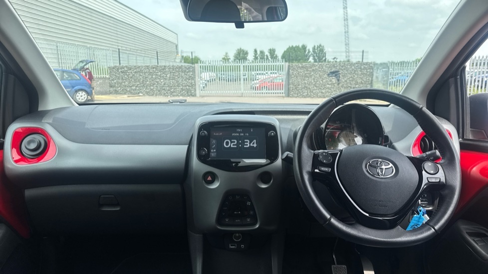 Toyota Aygo 1.0 Vvt-i X-trend X-shift Euro 6 Safety Sense Red #6