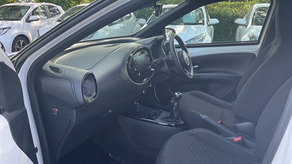 Toyota Aygo X 1.0 Vvt-i Edge Euro 6 Ss White #5