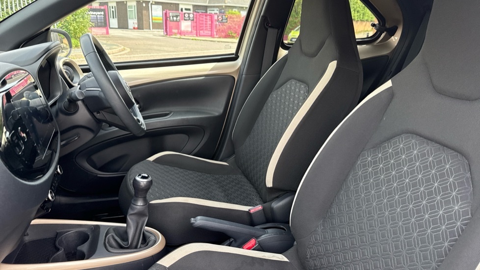 Toyota Aygo X 1.0 Vvt-i Edge Euro 6 Ss Beige #5