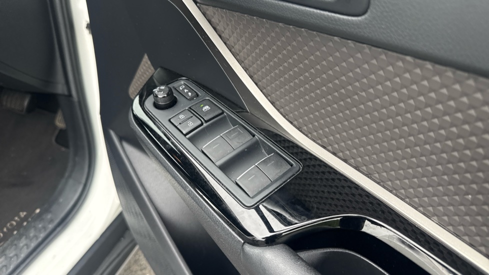 Toyota C-Hr Excel Silver #33