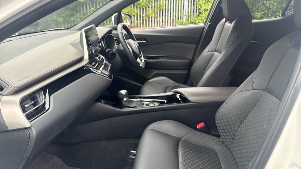 Toyota C-Hr 1.8 Vvt-h Excel Cvt Euro 6 Ss White #5