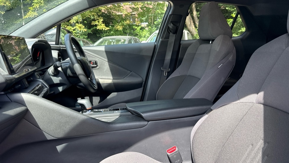 Toyota C-Hr 2.0 Vvt 13.6Kwh Design Cvt Euro 6 Ss Black #5