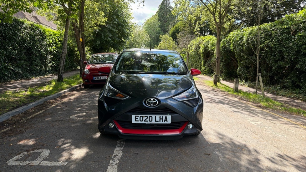 Toyota Aygo Hatchback White #22