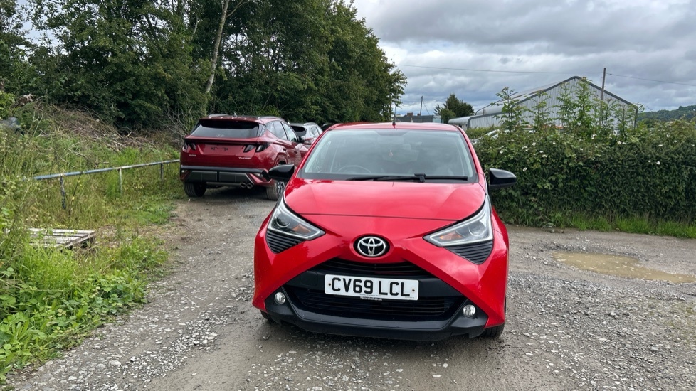 Toyota Aygo Hatchback White #22