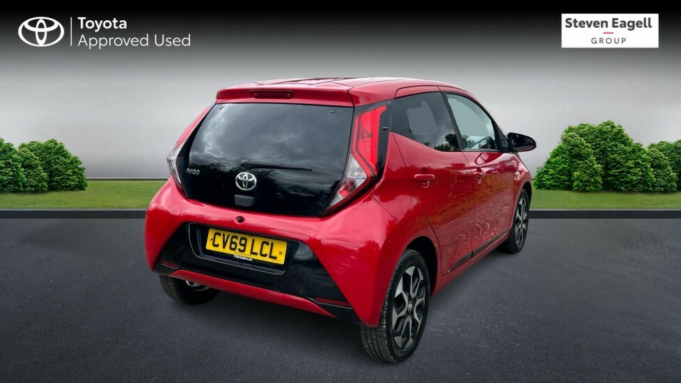 Toyota Aygo 1.0 Vvt-i X-trend Funroof X-shift Euro 6 Red #2