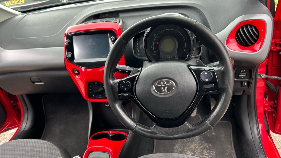 Toyota Aygo 1.0 Vvt-i X-trend Funroof X-shift Euro 6 Red #6