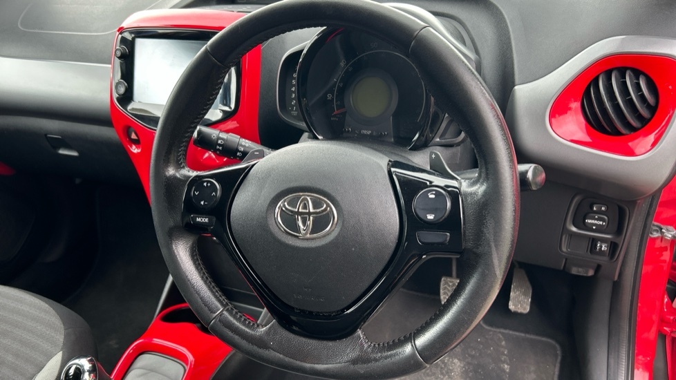 Toyota Aygo Hatchback White #7