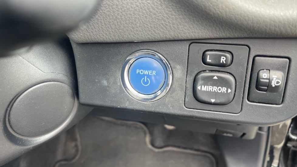 Toyota Yaris 1.5L Icon Tech Grey #16
