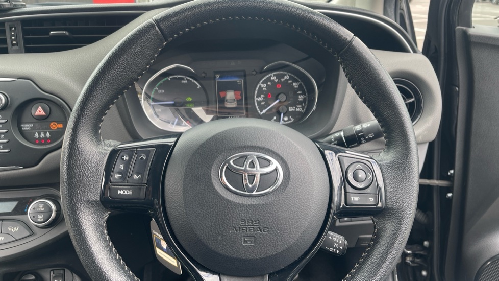 Toyota Yaris 1.5L Icon Tech Grey #10