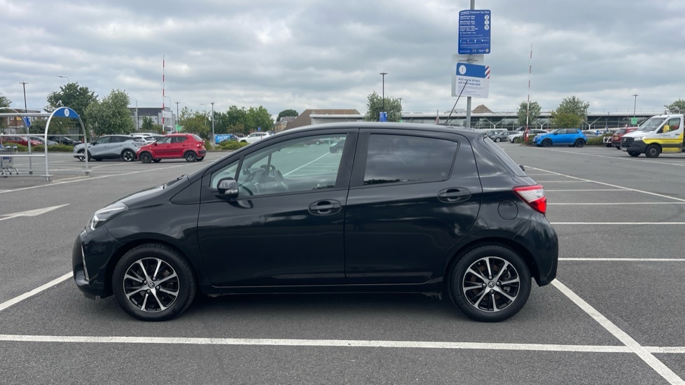 Toyota Yaris 1.5L Icon Tech Grey #24