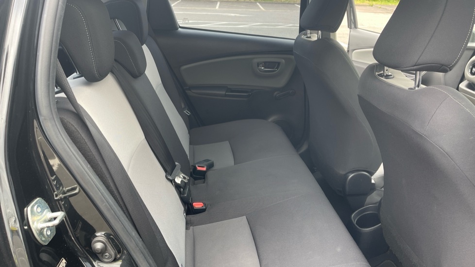 Toyota Yaris 1.5L Icon Tech Grey #8