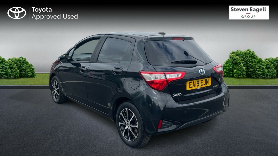 Toyota Yaris 1.5 Vvt-h Icon Tech E-cvt Euro 6 Ss Black #4