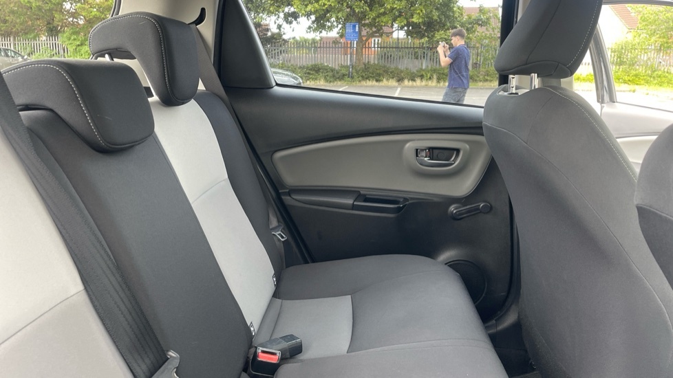 Toyota Yaris 1.5L Icon Tech Grey #15