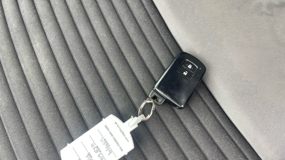 Toyota Yaris 1.5L Icon Tech Grey #28