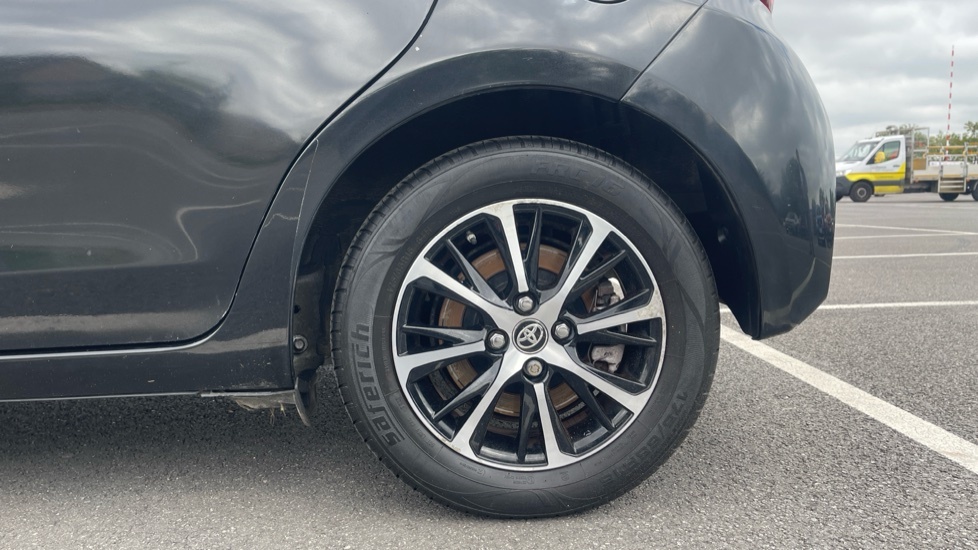 Toyota Yaris 1.5L Icon Tech Grey #25