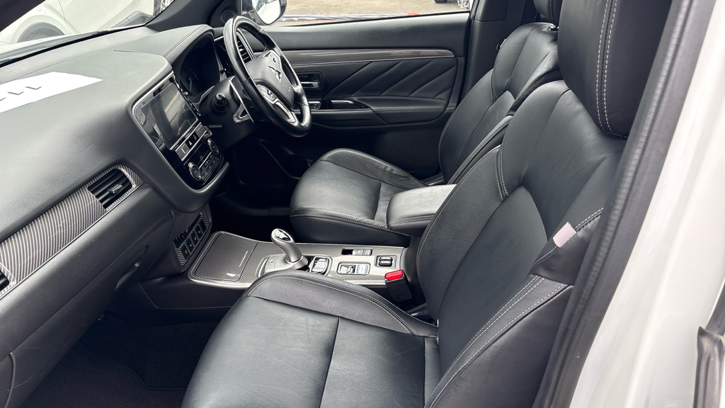 Mitsubishi Outlander 2019 68 Juro Brown #8