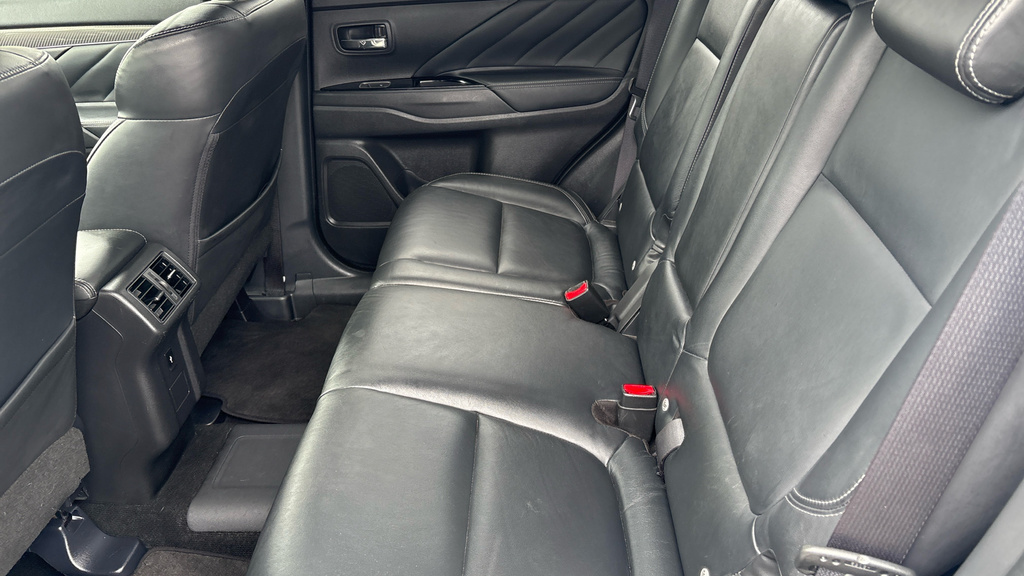 Mitsubishi Outlander 2019 68 Juro Brown #15