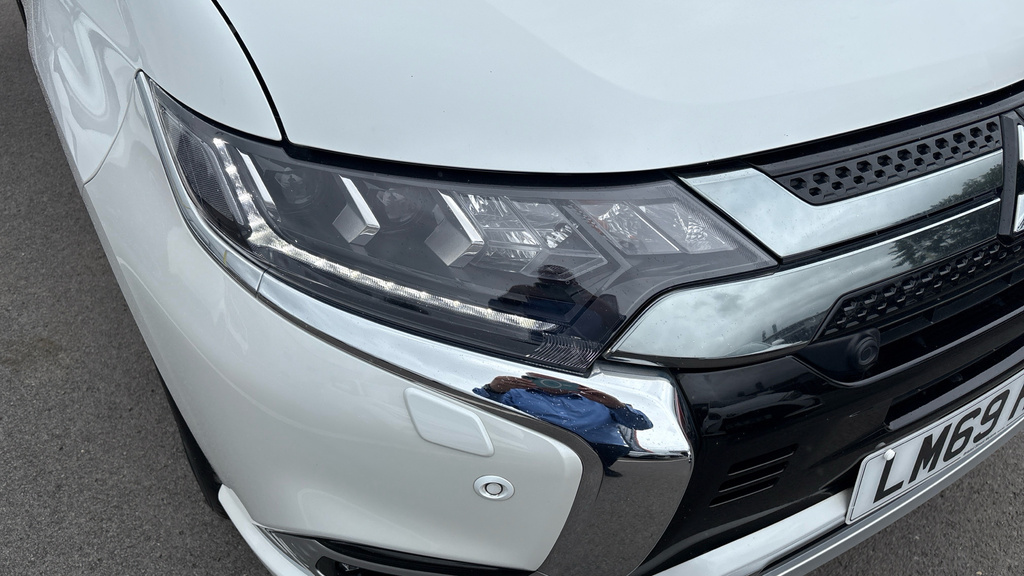 Mitsubishi Outlander 2019 68 Juro Brown #20