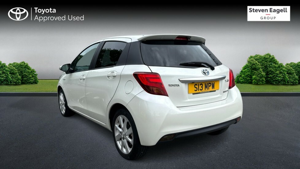 Toyota Yaris 1.5 Vvt-h Sport E-cvt Euro 6 White #4