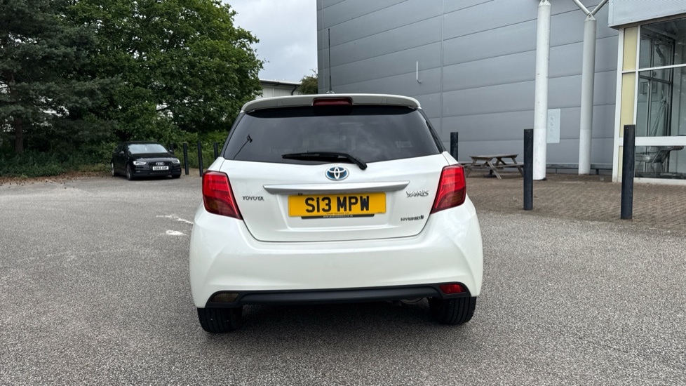 Toyota Yaris Vvt-h Excel Hatchback Grey #26