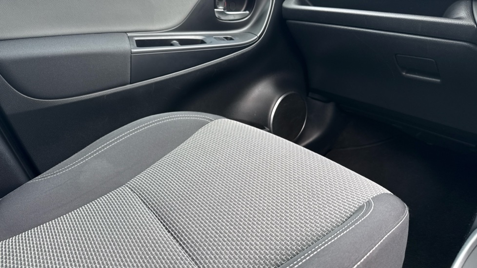 Toyota Yaris Vvt-h Excel Hatchback Grey #17