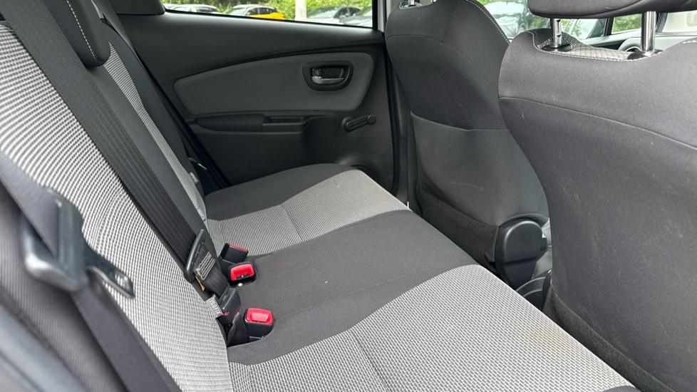 Toyota Yaris Vvt-h Excel Hatchback Grey #8