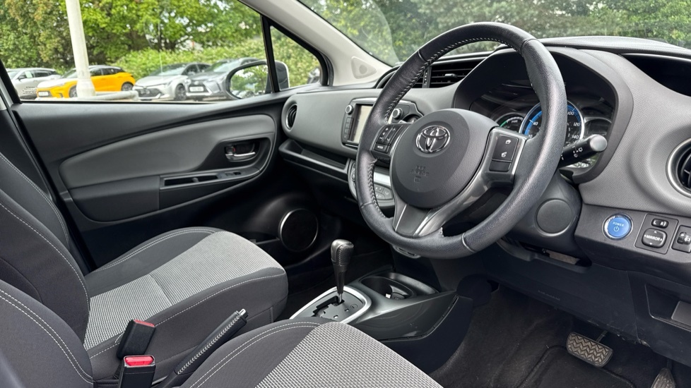 Toyota Yaris Vvt-h Excel Hatchback Grey #12