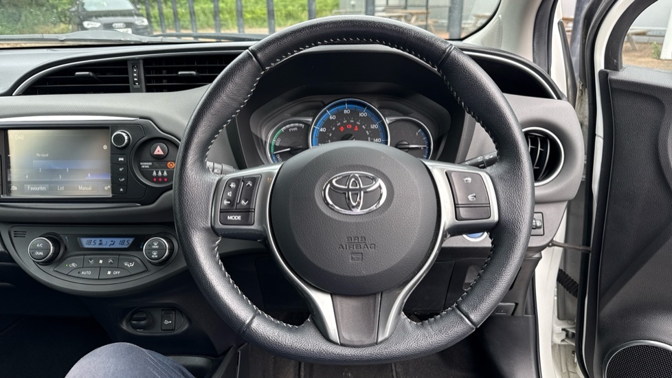 Toyota Yaris Vvt-h Excel Hatchback Grey #7
