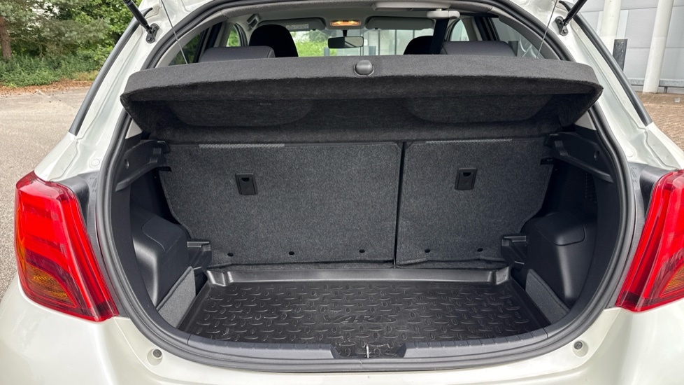 Toyota Yaris Vvt-h Excel Hatchback Grey #13