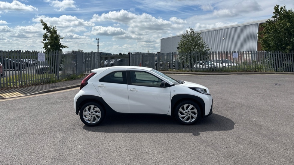 Toyota Aygo X Pure Black #23