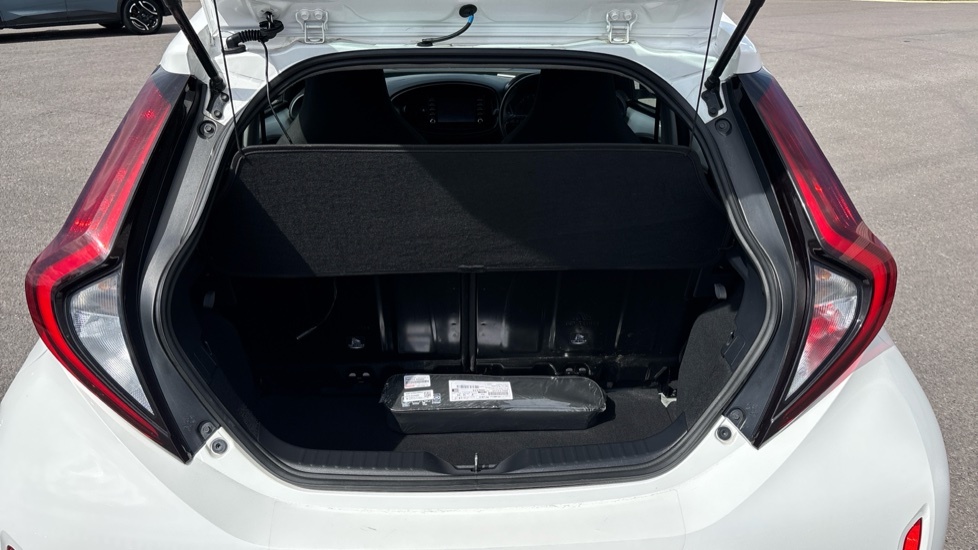 Toyota Aygo X Pure Black #13