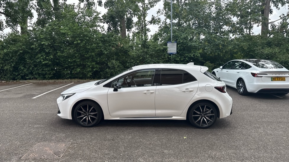Toyota Corolla 2.0 Hybrid Excel White #24