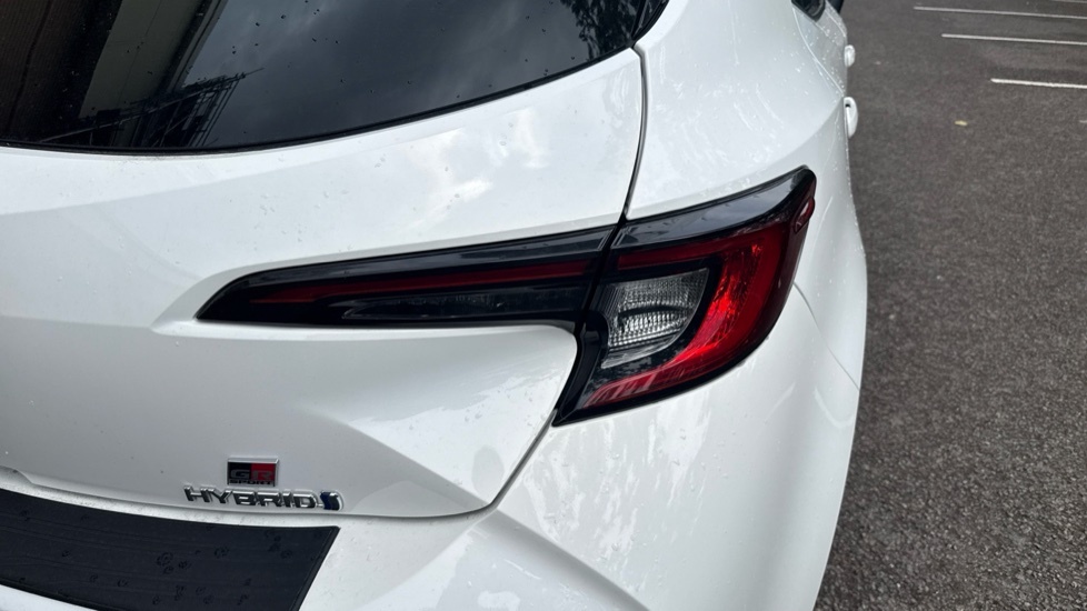 Toyota Corolla 2.0 Hybrid Excel White #21