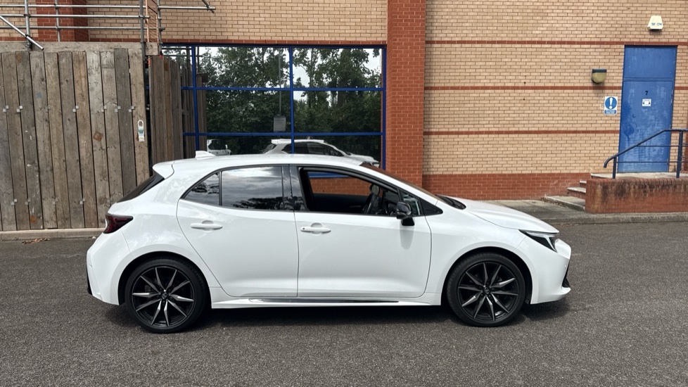 Toyota Corolla 2.0 Hybrid Excel White #23