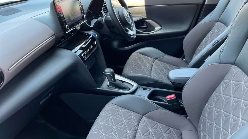 Toyota Yaris Cross 1.5 Vvt-h Excel E-cvt Euro 6 Ss Silver #5