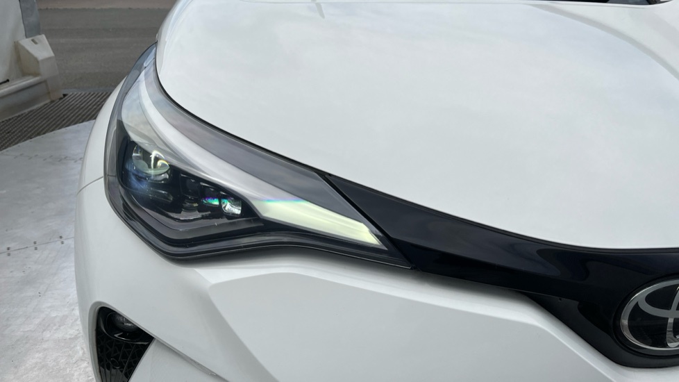 Toyota C-Hr Excel White #34