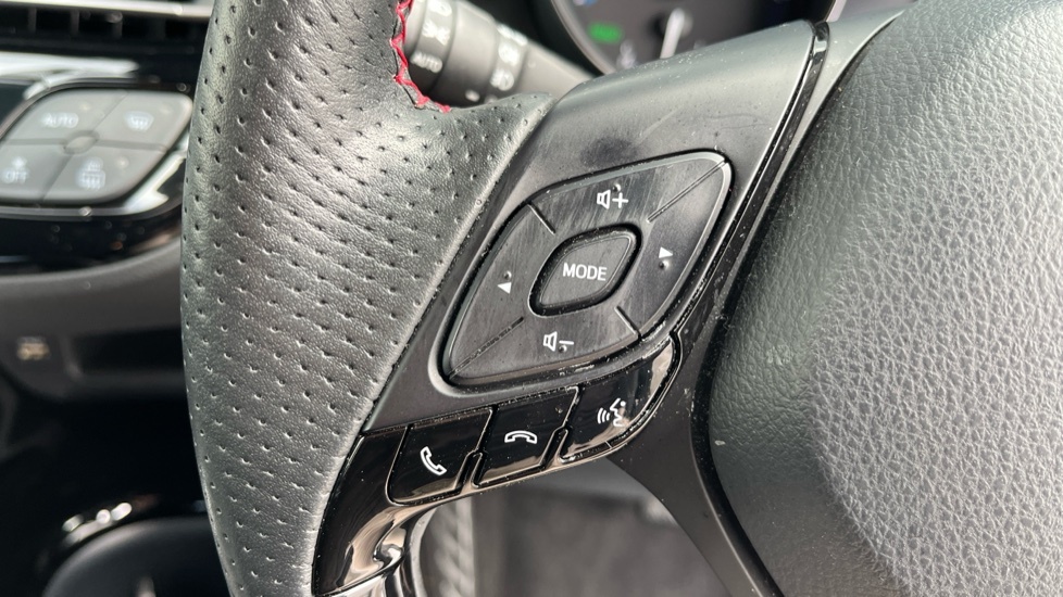 Toyota C-Hr Excel White #42