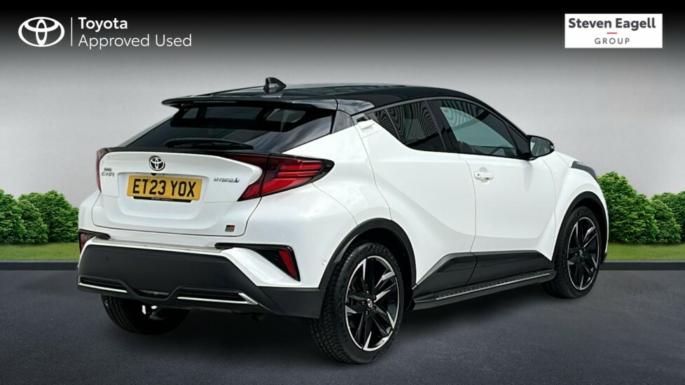 Toyota C-Hr Excel White #2