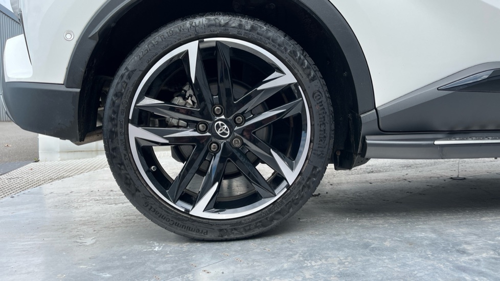 Toyota C-Hr Excel White #25