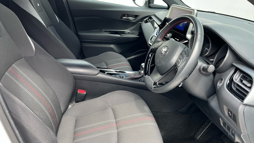 Toyota C-Hr Excel White #12
