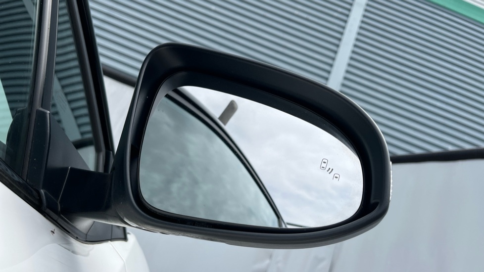 Toyota C-Hr Excel White #36