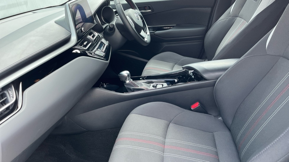 Toyota C-Hr Excel White #5