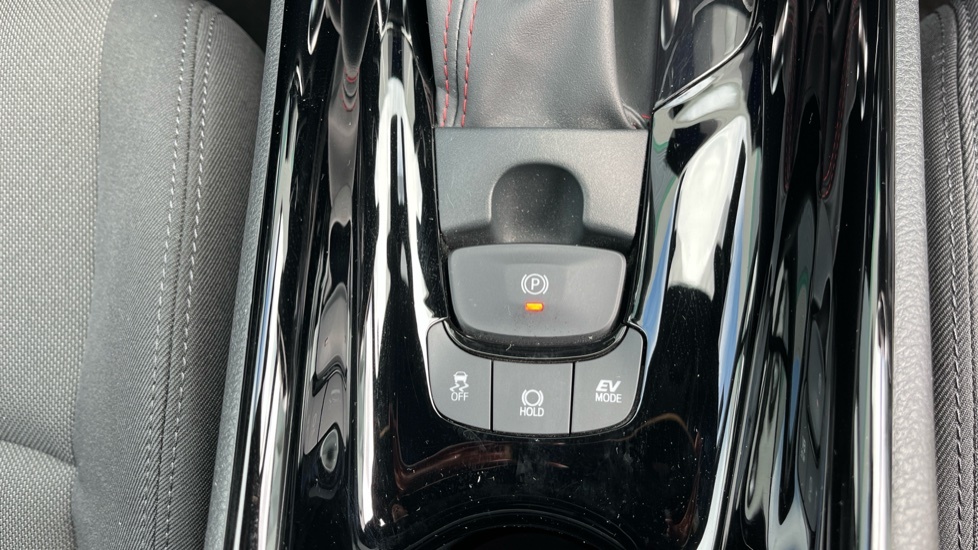 Toyota C-Hr Excel White #39