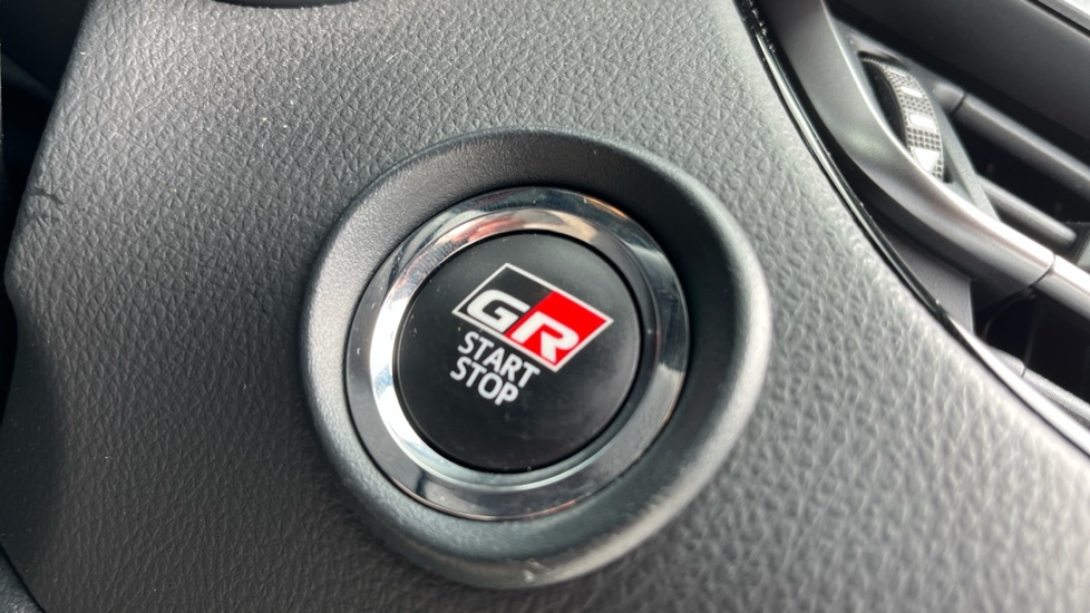 Toyota C-Hr Excel White #16