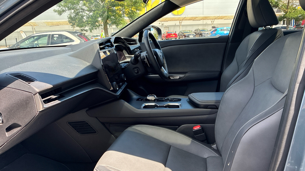 Lexus RZ 450E 71.4Kwh Premium Direct4 Black #6