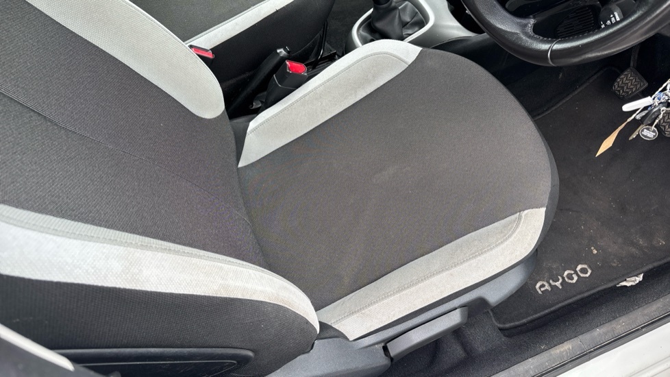 Toyota Aygo X-press White #17